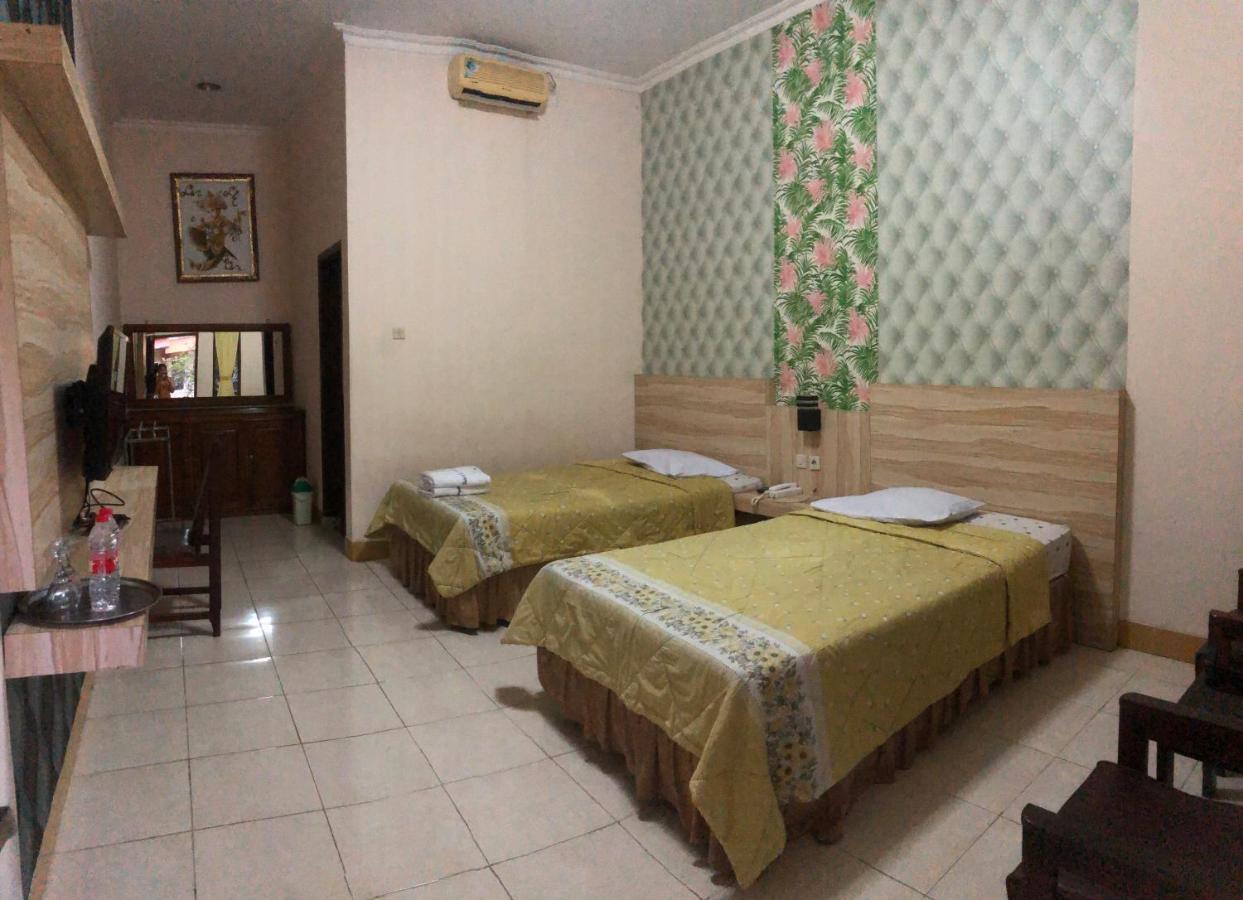 Grafika Hotel Dan Resto Gombong  Exterior foto